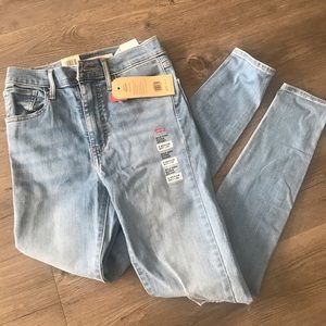 Levi’s Mile High Skinny Jeans